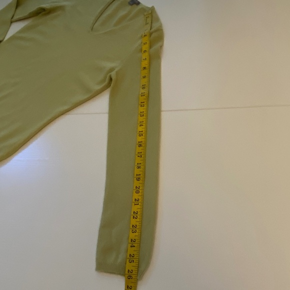 Ann Taylor 100% Cashmere V-neck Sweater Lime Green color Size Medium - Picture 11 of 13